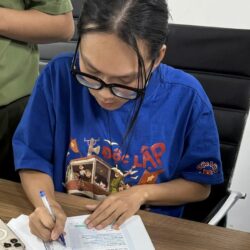 Động thái lạ của Phạm Thoại trên trang cá nhân giữa lùm xùm ‘tự phong đại sứ’